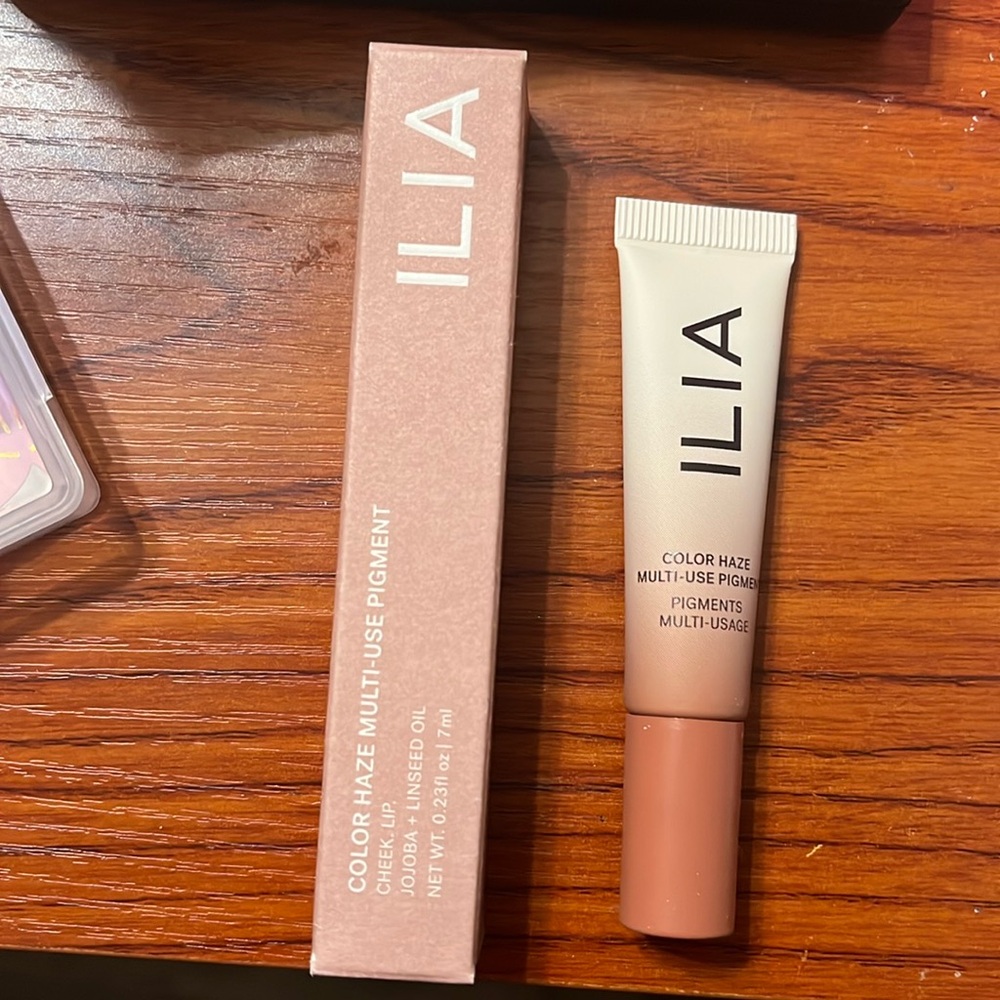 ILIA Liquid Powder Chromatic Eye Tint new FS